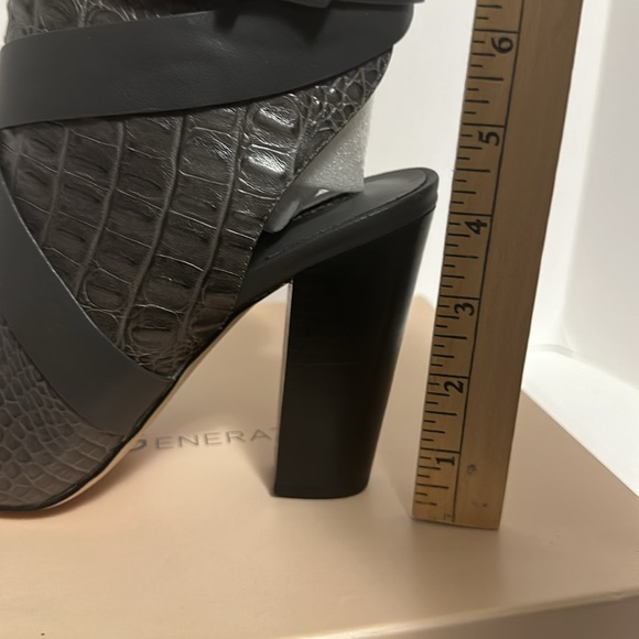 NWOT BCBGeneration Jezebelle Distressed Crocodile Dye Grey Open Back Bootie 9.5 - Picture 6 of 6
